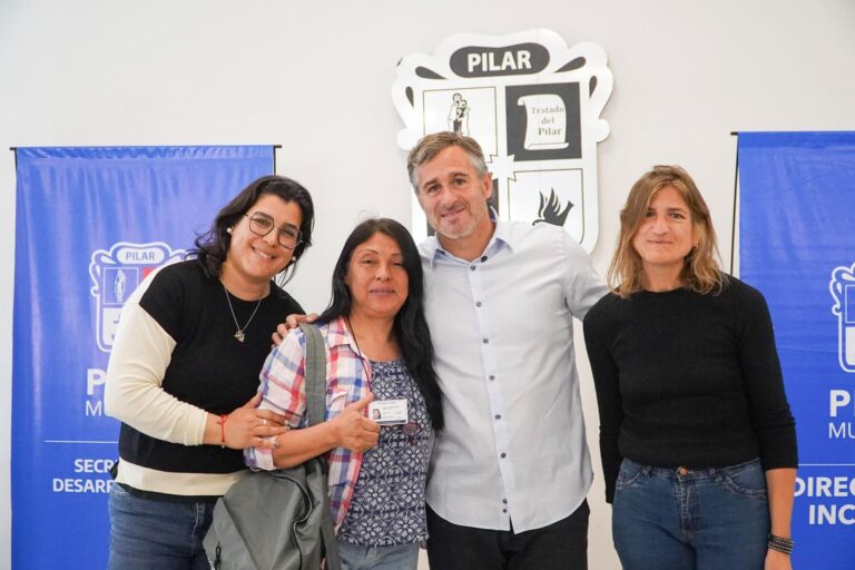 Achával acompañó una nueva jornada de acompañamiento a vecinos con discapacidad