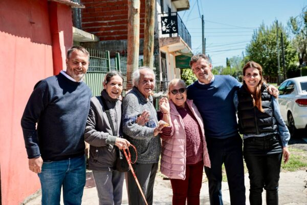 Achával recorrió los nuevos asfaltos de Agustoni