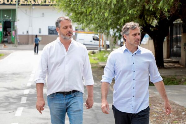 Achával recorrió los nuevos asfaltos de Lagomarsino