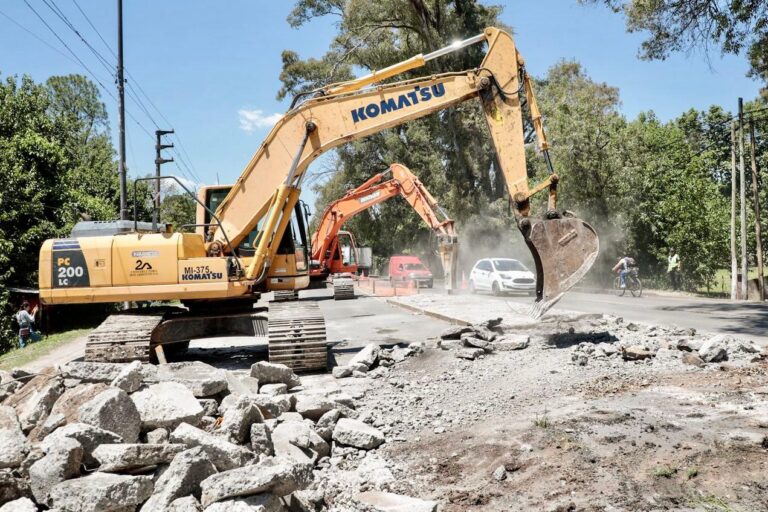 Achával recorrió el avance de la obra hidráulica de la ruta 234 en Derqui