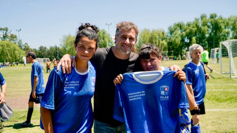 Achával acompañó a los deportistas de la Liga de Fútbol Inclusiva