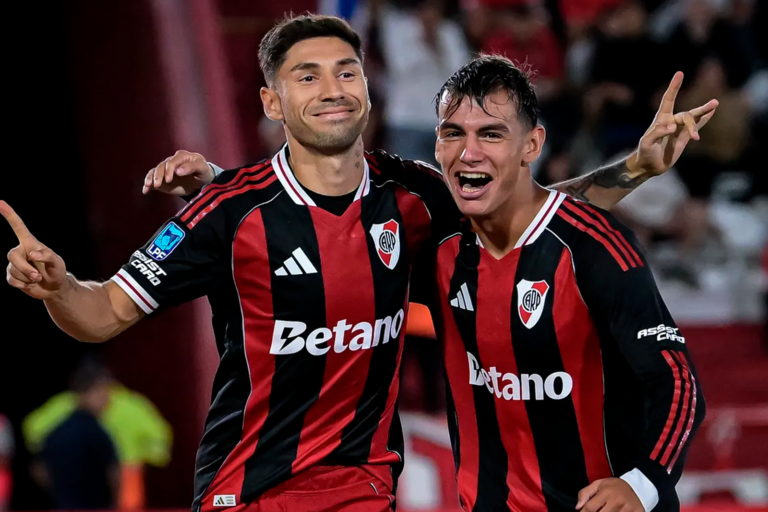 River construyó una victoria de peso en el estadio Tomás Adolfo Ducó