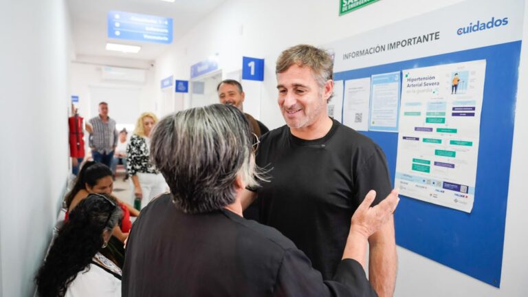 Achával recorrió el Centro de Atención Primaria de La Lonja