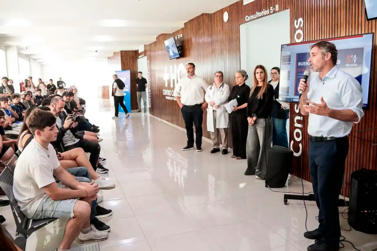 Achával: “Seguimos trabajando por un sistema de salud que llegue a cada vecino”