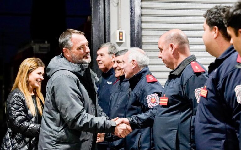 El municipio reconoció a los Bomberos Voluntarios en su día