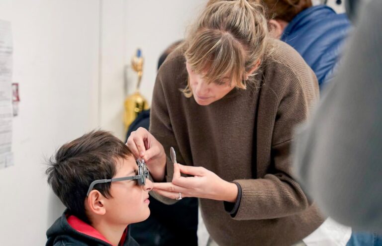 «Ver bien, aprender mejor», el municipio continúa acompañando la salud y la educación