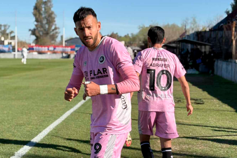 Real Pilar volvió a festejar y se afirma entre los protagonistas
