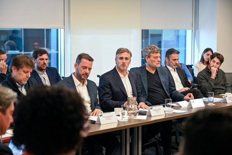 Achával participó de un encuentro de intendentes sobre inteligencia artificial
